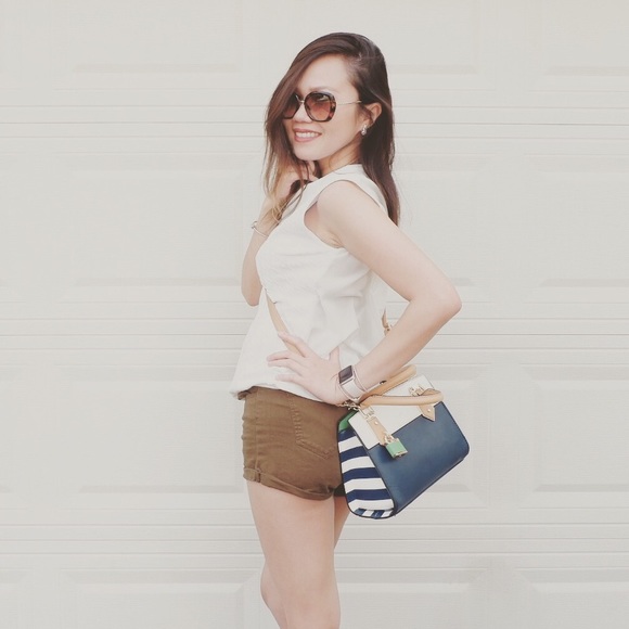 Meet your Posher, Princess - Picture 3 of 8